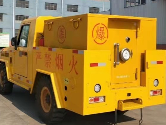 开江凯龙爆破器材运输车：保障爆破任务的安全运行